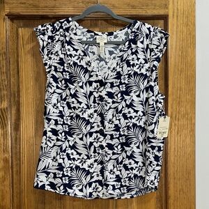 St. John's Bay Navy and White Floral V-Neck Cap Sleeve Top